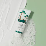 ROUND LAB Pine Calming Cica Cleanser Заспокійлива очищуюча пінка для обличчя з центелою та сосною, 150 мл