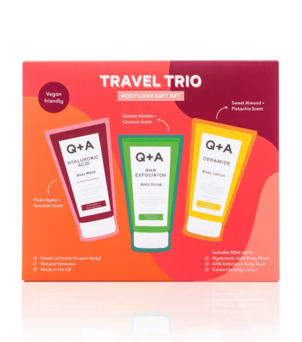 Q+A Travel Trio подарунковий набір для тіла: очищення, ексфоліація, зволоження