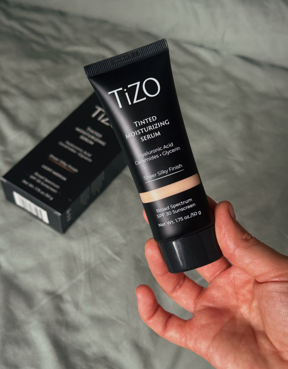 TiZO Tinted Moisturizing Serum Light тонуюча зволожуюча сироватка для обличчя, 50 г