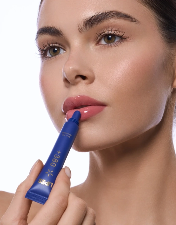 LIPSS × Київстар +380 Call Me Ukrainian LIPPER Лімітований доглядовий ліппер ніжно-рожевого відтінку з ароматом вареників з вишнею, 10 мл