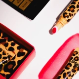 Lipss Lipper Gloss ALTER EGO Зволожувальний ліппер червоного відтінку із золотими блискітками та ароматом вишневого брауні, 12 мл